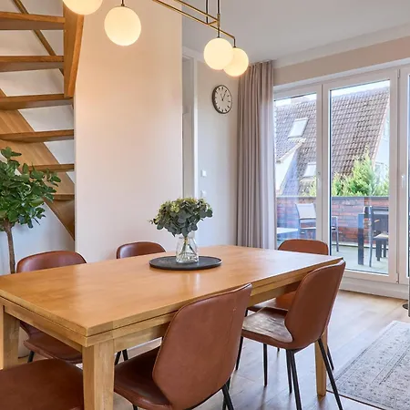 Saltwater House Sail Away *