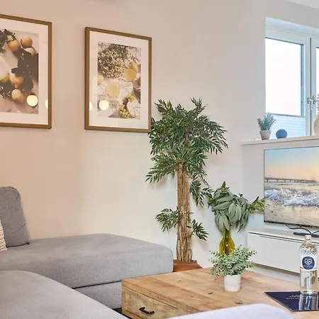 Saltwater House Sail Away *